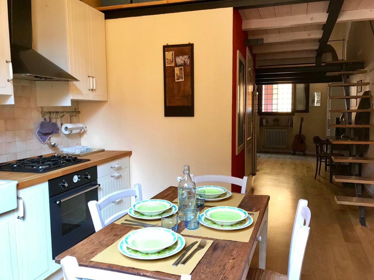 The Pianist S House In The Heart Of Bologna Apartment Екстериор снимка